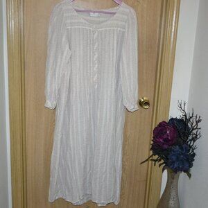 Eileen West For queen Annes Lace Made In USA white pink floral nightgown dress